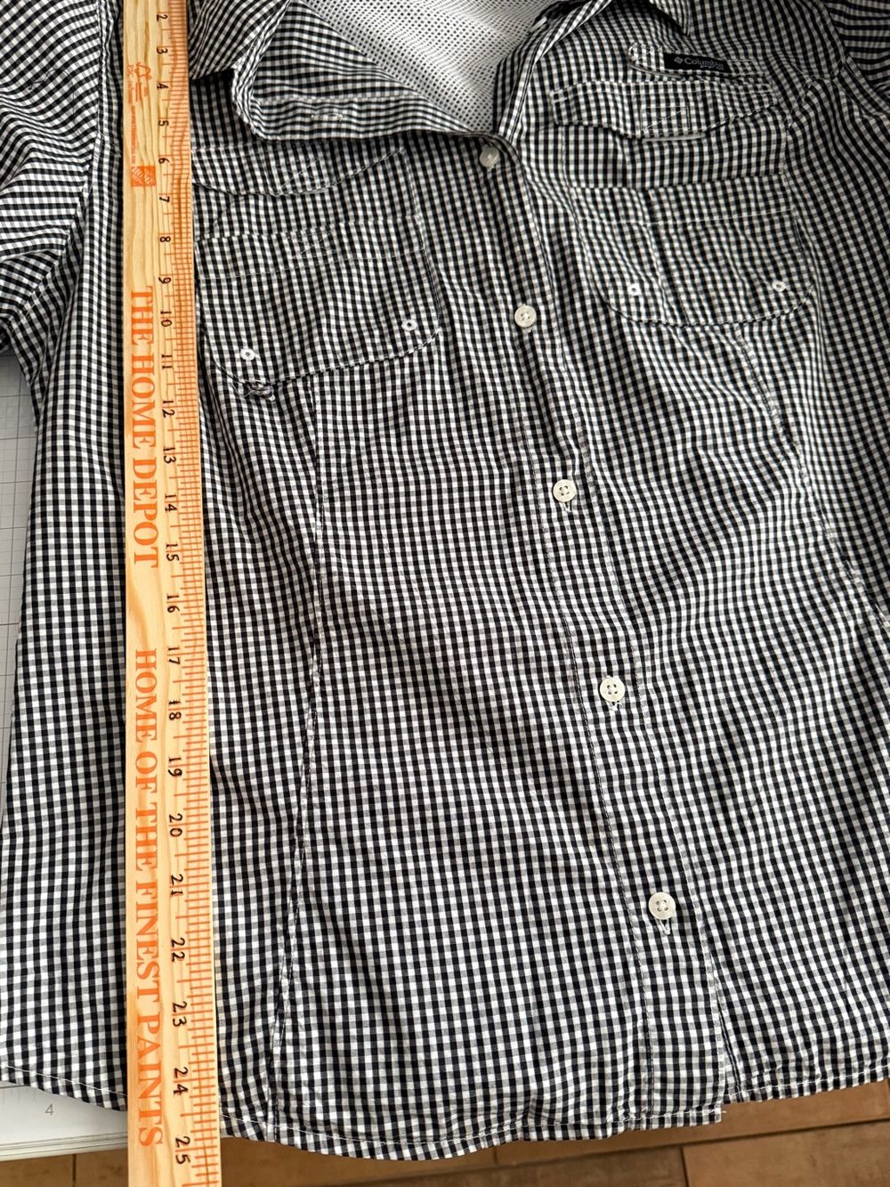 Columbia Women’s Black & White Gingham Button-Down Roll Tab Sleeve Shirt - Picture 6 of 6